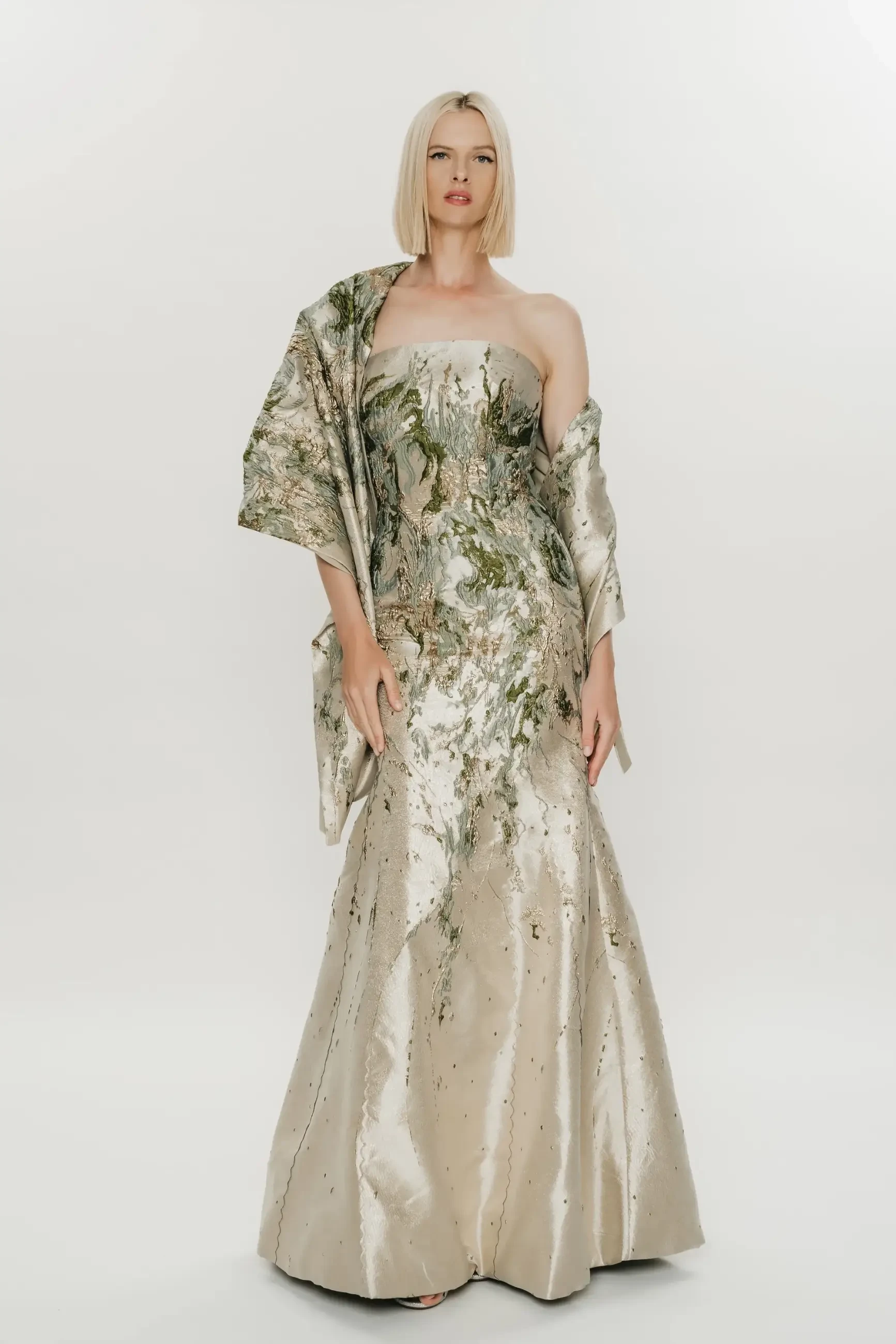 How To Coordinate Your Mothers Dress With the Wedding Party Image